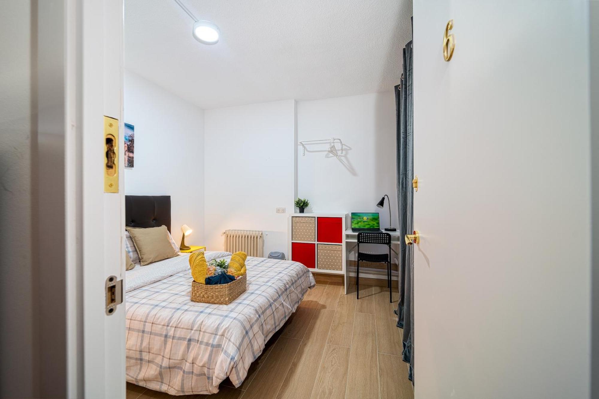 P Casacafe Madrid Calle Carlos Dubois 3 Εξωτερικό φωτογραφία