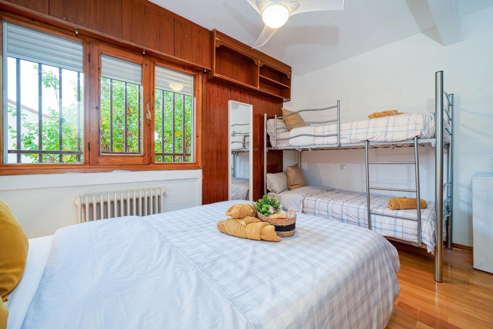 P Casacafe Madrid Calle Carlos Dubois 3 Εξωτερικό φωτογραφία
