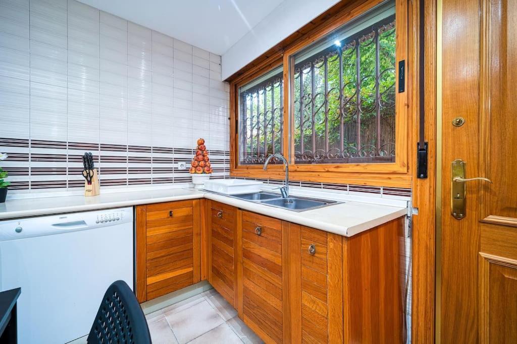 P Casacafe Madrid Calle Carlos Dubois 3 Εξωτερικό φωτογραφία