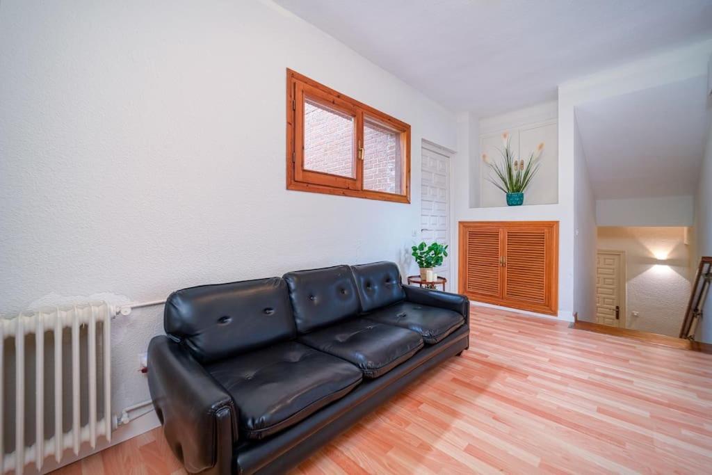 P Casacafe Madrid Calle Carlos Dubois 3 Εξωτερικό φωτογραφία