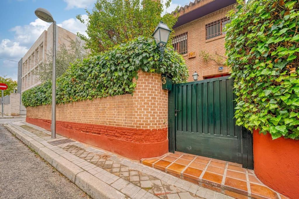 P Casacafe Madrid Calle Carlos Dubois 3 Εξωτερικό φωτογραφία