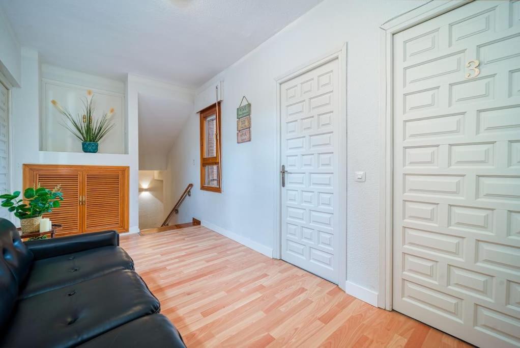 P Casacafe Madrid Calle Carlos Dubois 3 Εξωτερικό φωτογραφία