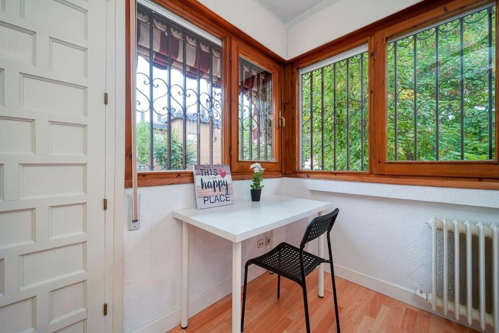 P Casacafe Madrid Calle Carlos Dubois 3 Εξωτερικό φωτογραφία