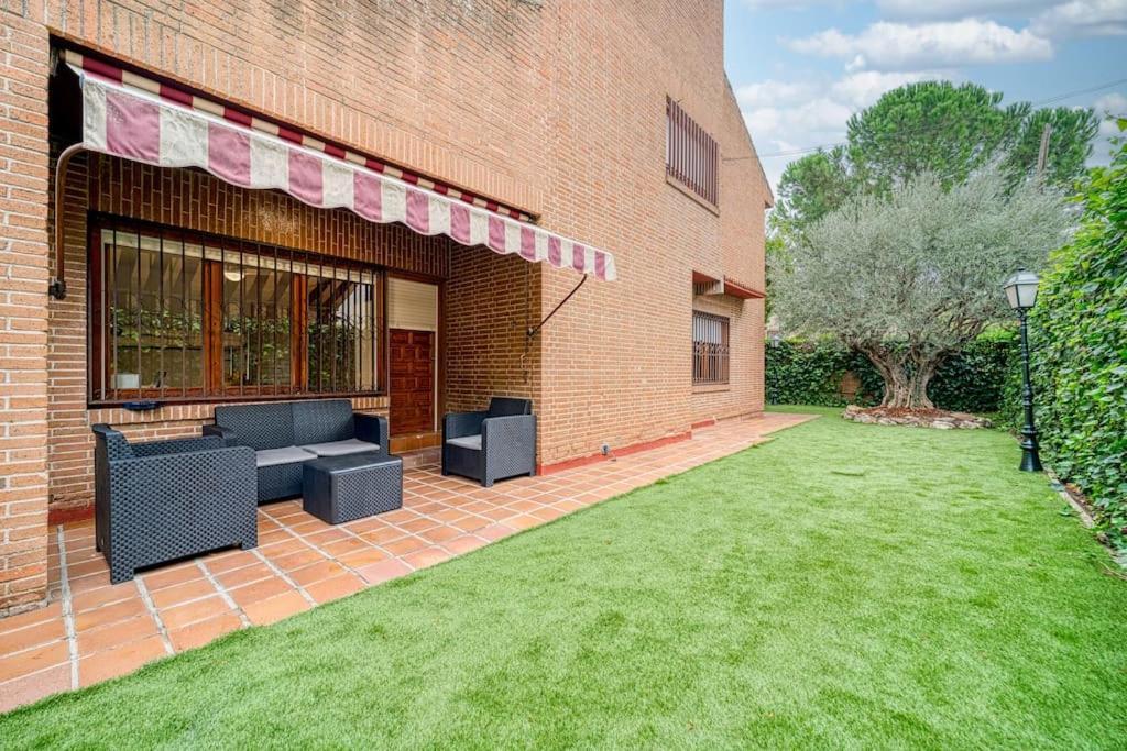 P Casacafe Madrid Calle Carlos Dubois 3 Εξωτερικό φωτογραφία