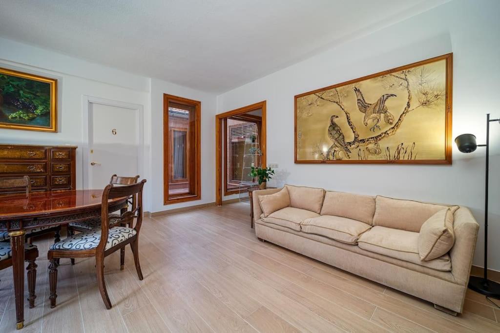 P Casacafe Madrid Calle Carlos Dubois 3 Εξωτερικό φωτογραφία